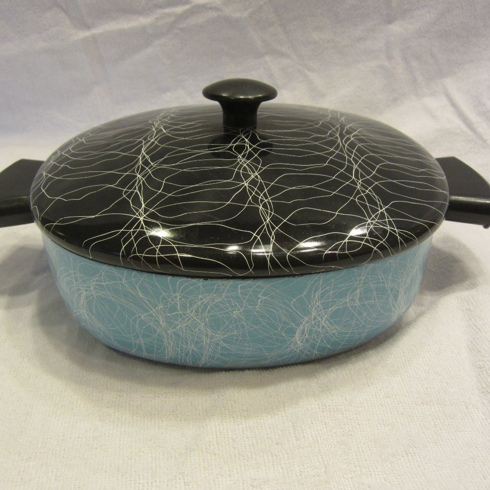 RARE VTG 50'S SERENDIPITY ENAMELWARE DUTCH OVEN W/LID